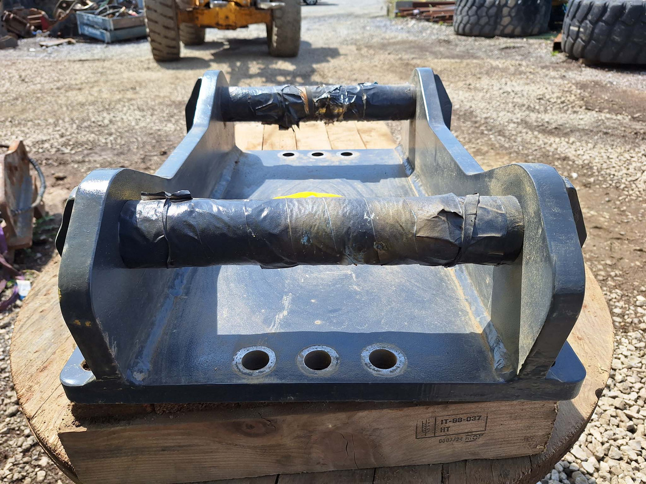 Acoplamiento rápido Breaker BAT140 attachment plate S60 for hydraulic breaker: foto 7 Acoplamiento rápido Breaker BAT140 attachment plate S60 for hydraulic breaker: foto 7