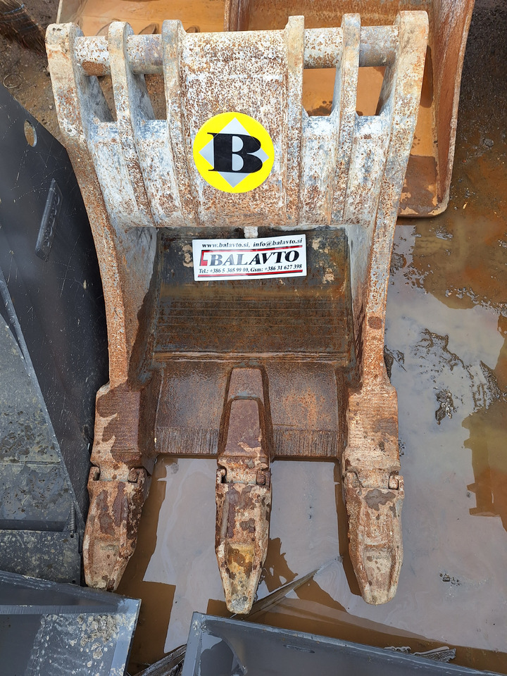 Digging bucket 850 mm - Cazo para excavadora: foto 1 Digging bucket 850 mm - Cazo para excavadora: foto 1