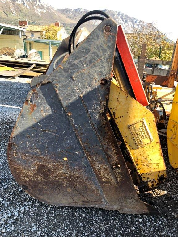 Front loader bucket with closure 2300 mm Volvo - Cazo cargador para Cargadora de ruedas: foto 3 Front loader bucket with closure 2300 mm Volvo - Cazo cargador para Cargadora de ruedas: foto 3