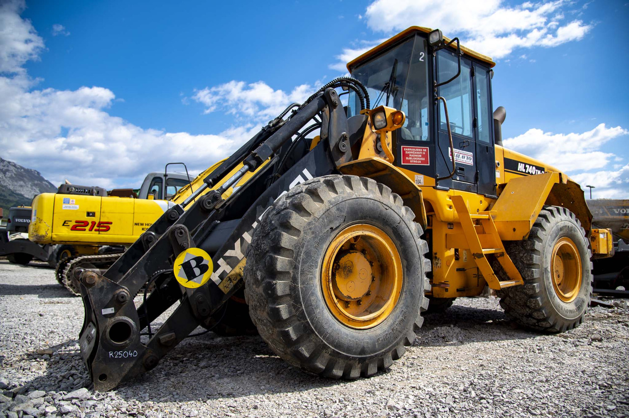 HYUNDAI HL740TM-7 - Cargadora de ruedas: foto 1 HYUNDAI HL740TM-7 - Cargadora de ruedas: foto 1