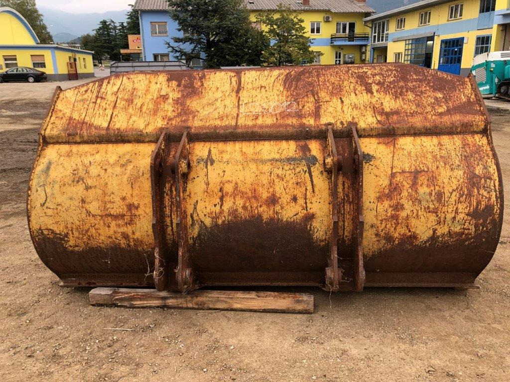 Loader bucket 2350 mm for Volvo BM4600 - Cazo cargador: foto 4 Loader bucket 2350 mm for Volvo BM4600 - Cazo cargador: foto 4