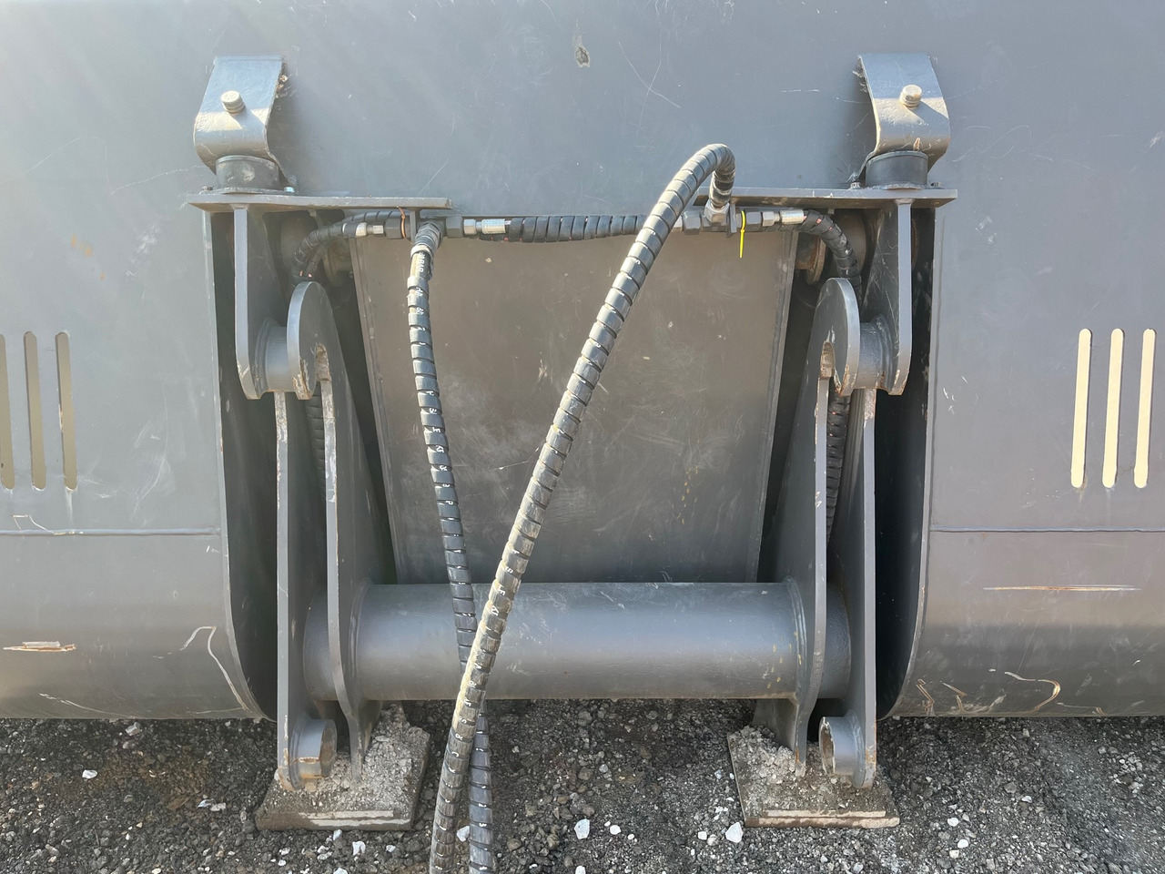 Loader bucket 3200 mm - Cazo cargador: foto 5 Loader bucket 3200 mm - Cazo cargador: foto 5