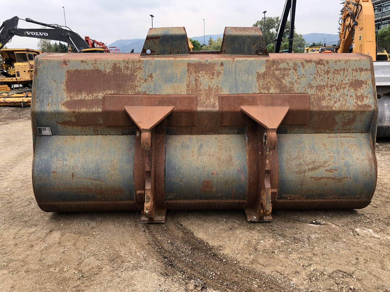 Loader bucket 3400 mm Volvo - Cazo cargador: foto 4 Loader bucket 3400 mm Volvo - Cazo cargador: foto 4