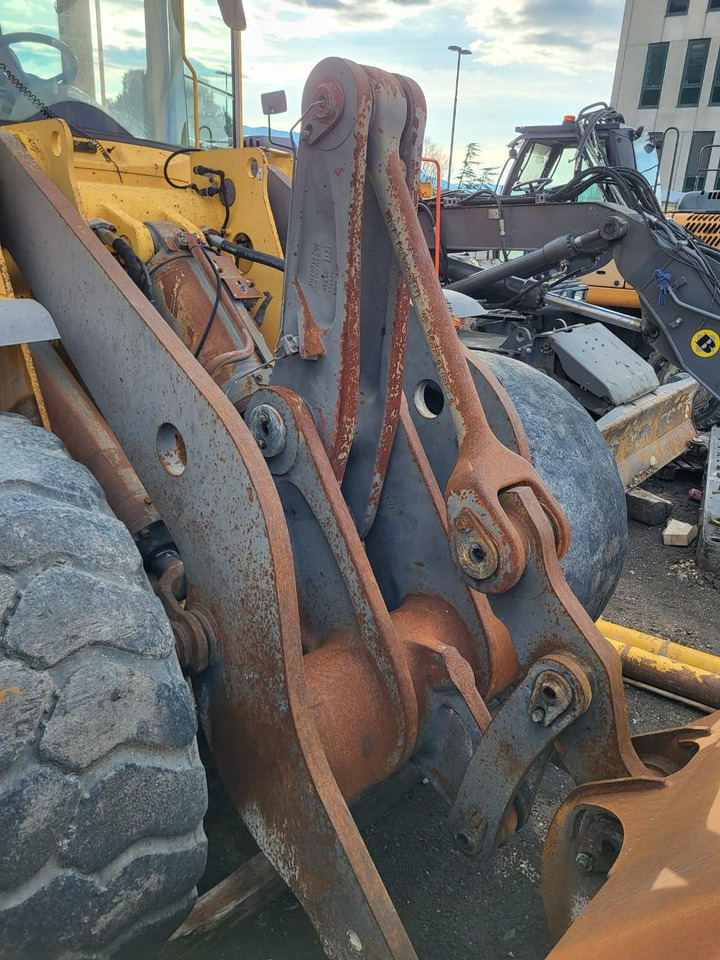 Volvo lifting framework - Recambio para Cargadora: foto 3 Volvo lifting framework - Recambio para Cargadora: foto 3