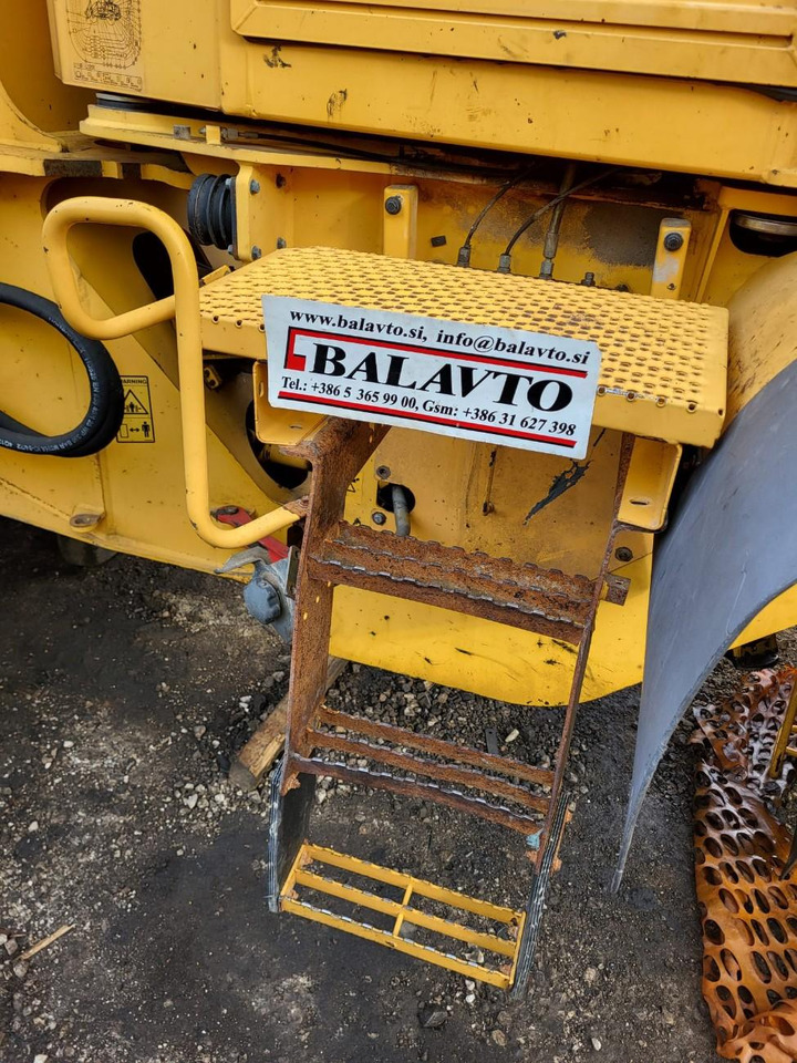 Volvo step platform - Recambio para Cargadora: foto 1 Volvo step platform - Recambio para Cargadora: foto 1