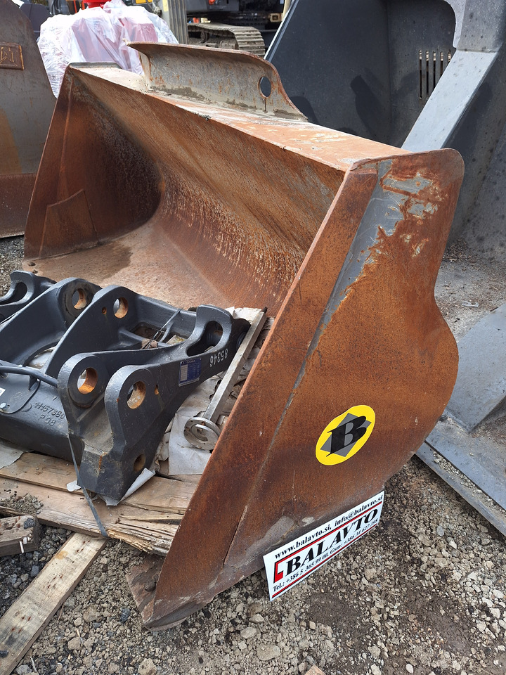 Volvo 93812 loader bucket 2300 mm BOE - Cazo cargador: foto 1 Volvo 93812 loader bucket 2300 mm BOE - Cazo cargador: foto 1