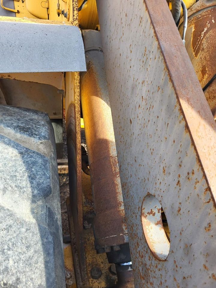 Volvo lifting hydraulic cylinder - Cilindro hidráulico para Cargadora de ruedas: foto 1 Volvo lifting hydraulic cylinder - Cilindro hidráulico para Cargadora de ruedas: foto 1