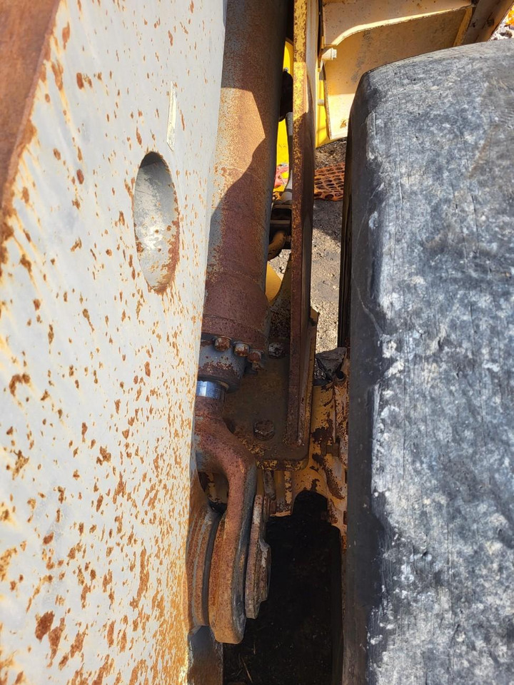 Volvo lifting hydraulic cylinder - Cilindro hidráulico para Cargadora de ruedas: foto 2 Volvo lifting hydraulic cylinder - Cilindro hidráulico para Cargadora de ruedas: foto 2