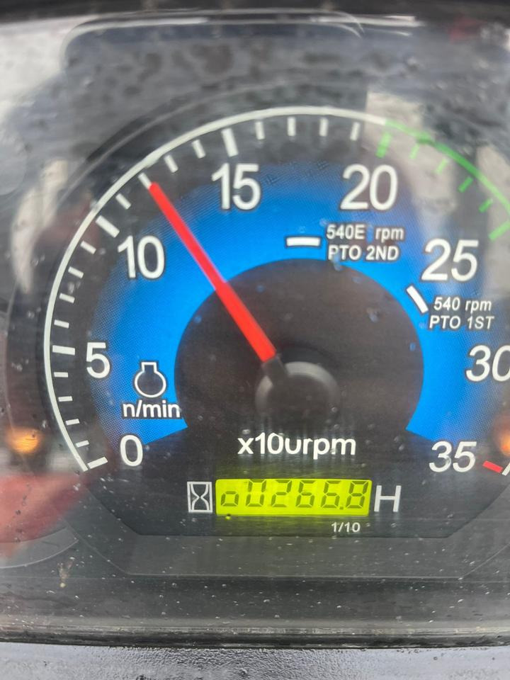 Branson F50RN Traktor, Frontlader, wenig Stunden, Fronthydraulik - Mini tractor: foto 5 Branson F50RN Traktor, Frontlader, wenig Stunden, Fronthydraulik - Mini tractor: foto 5