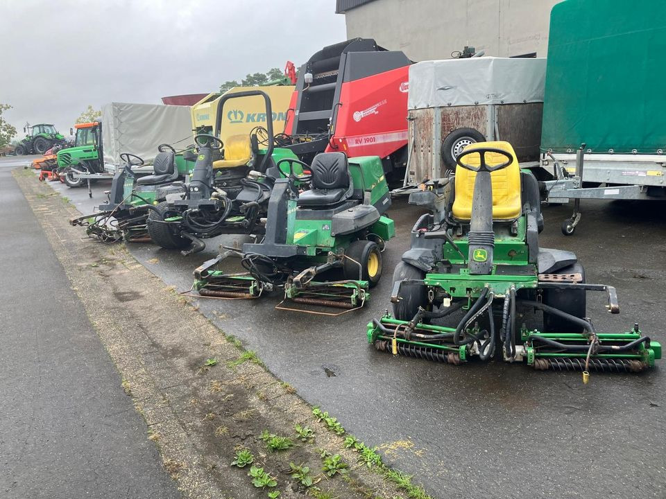 John Deere Spindelmäher, Großflächenmäher 2243, 2500A, 3235C - Cortacésped: foto 1 John Deere Spindelmäher, Großflächenmäher 2243, 2500A, 3235C - Cortacésped: foto 1