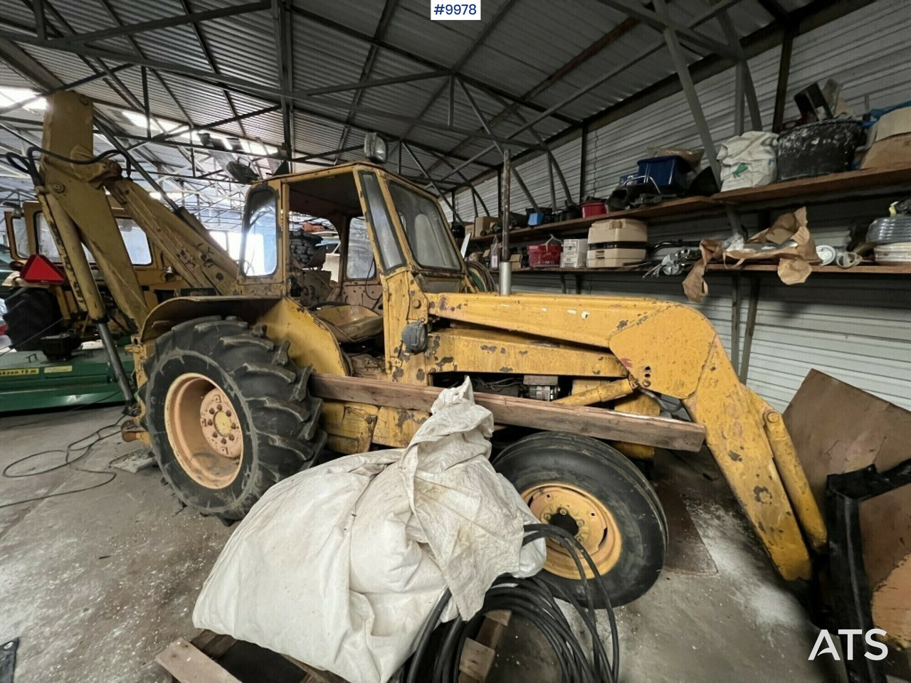 Backhoe loader- MASSEY-FERGUSON 203 - Tractor: foto 2 Backhoe loader- MASSEY-FERGUSON 203 - Tractor: foto 2