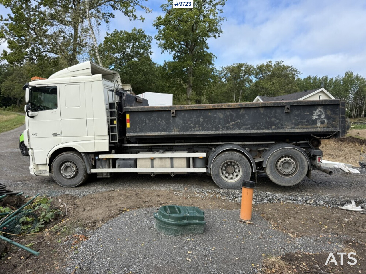 DAF FAN XL510Z hooklift with flatbed - Camión multibasculante: foto 2 DAF FAN XL510Z hooklift with flatbed - Camión multibasculante: foto 2