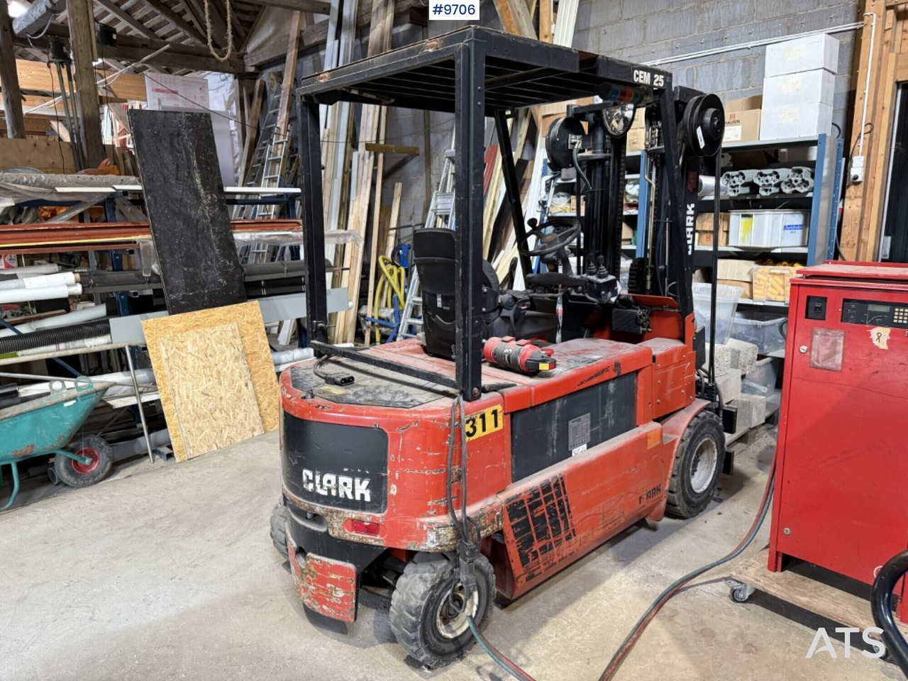 Forklift Clark CEM 25 - Carretilla elevadora eléctrica: foto 4 Forklift Clark CEM 25 - Carretilla elevadora eléctrica: foto 4