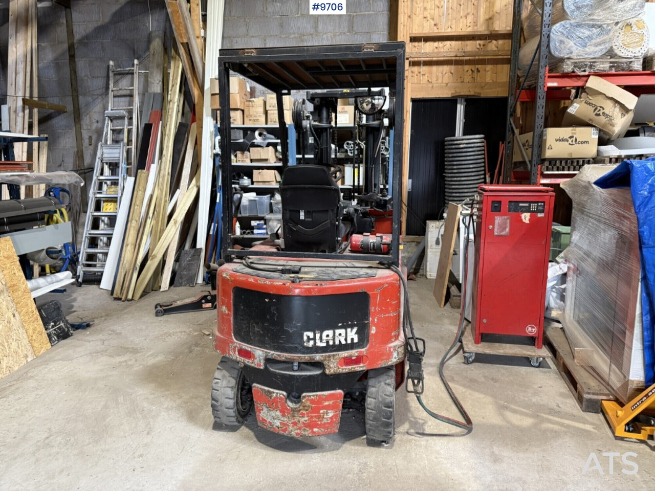 Forklift Clark CEM 25 - Carretilla elevadora eléctrica: foto 3 Forklift Clark CEM 25 - Carretilla elevadora eléctrica: foto 3
