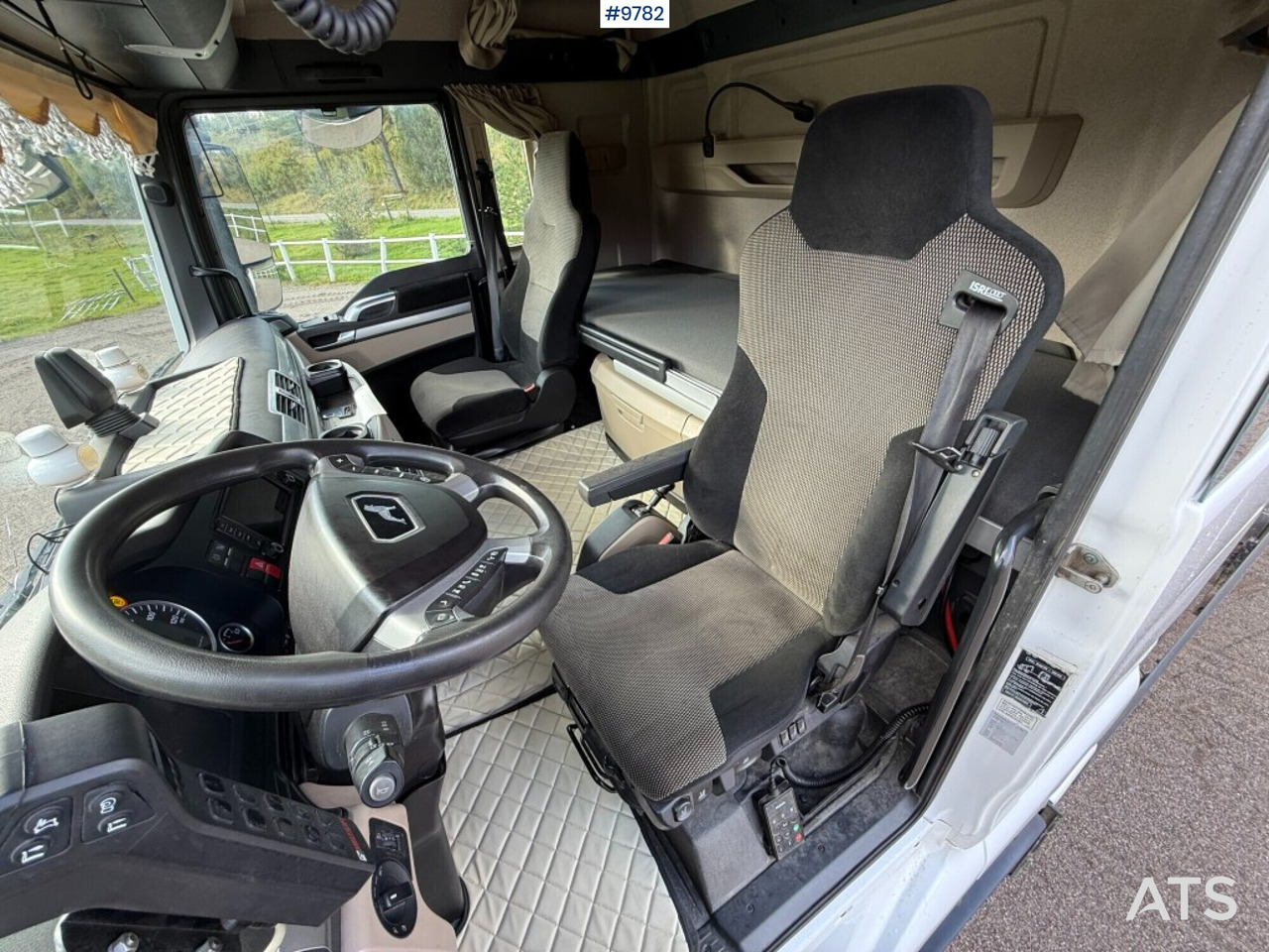 Hooklift Truck MAN TGX 26.500 6X2 - Camión multibasculante: foto 5 Hooklift Truck MAN TGX 26.500 6X2 - Camión multibasculante: foto 5