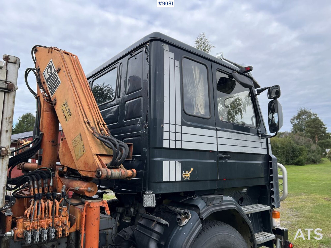 Scania R93 HL 6X2 with Hiab crane and plow mount - Camión caja abierta, Camión grúa: foto 4 Scania R93 HL 6X2 with Hiab crane and plow mount - Camión caja abierta, Camión grúa: foto 4