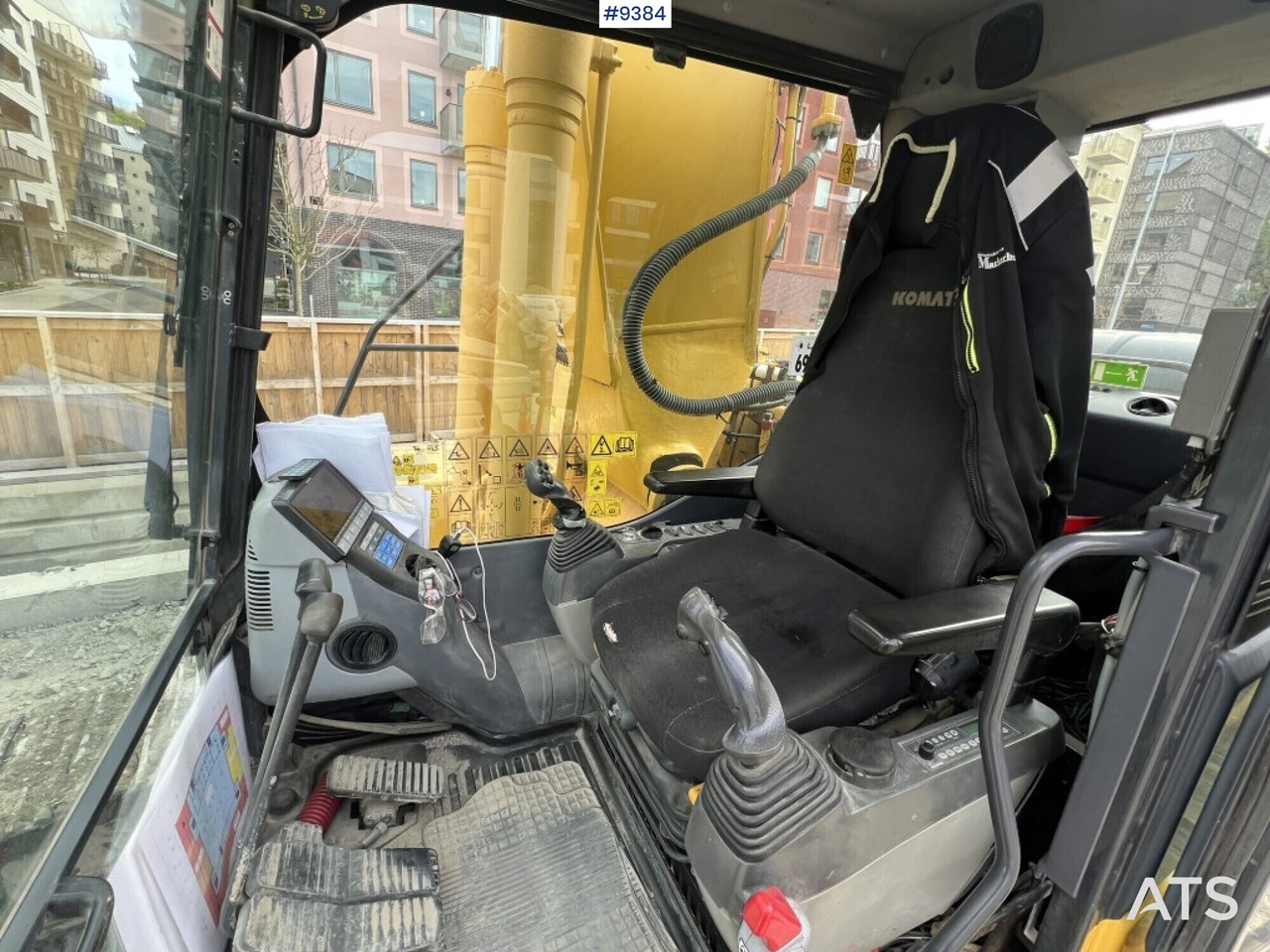 Tracked excavator Komatsu PC210LC (VIDEO) - Excavadora de cadenas: foto 5 Tracked excavator Komatsu PC210LC (VIDEO) - Excavadora de cadenas: foto 5