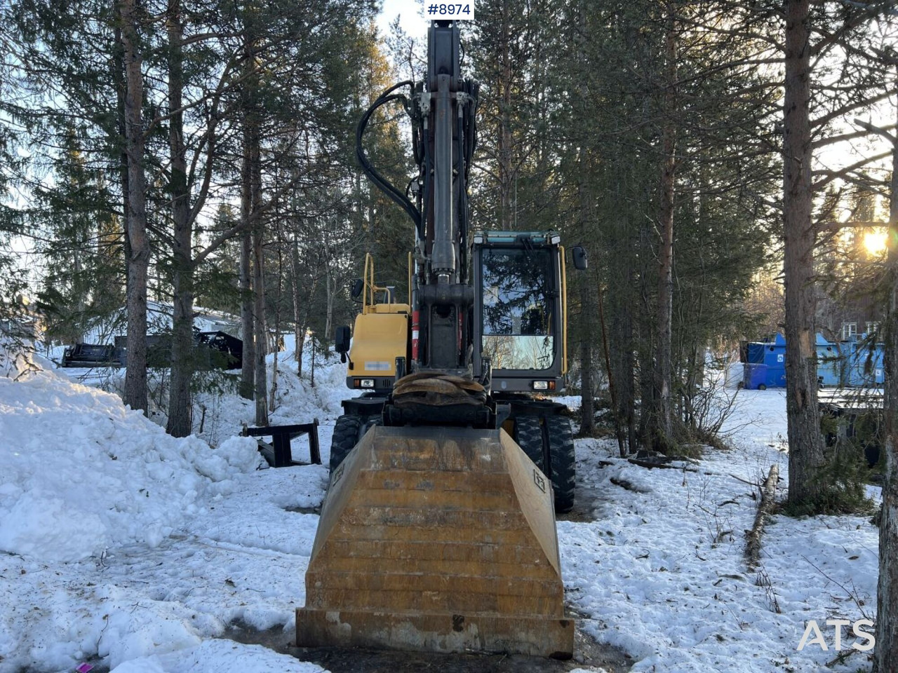 Excavadora de ruedas Volvo EW 160 D with Digging System, Tipper and Attachments: foto 8