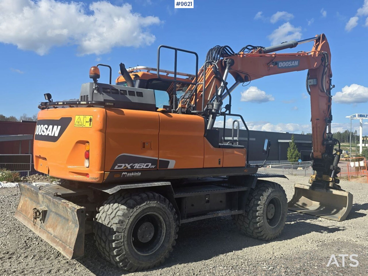 Wheeled Excavator Doosan DX160W with attachment and trailer - Excavadora de ruedas: foto 4 Wheeled Excavator Doosan DX160W with attachment and trailer - Excavadora de ruedas: foto 4