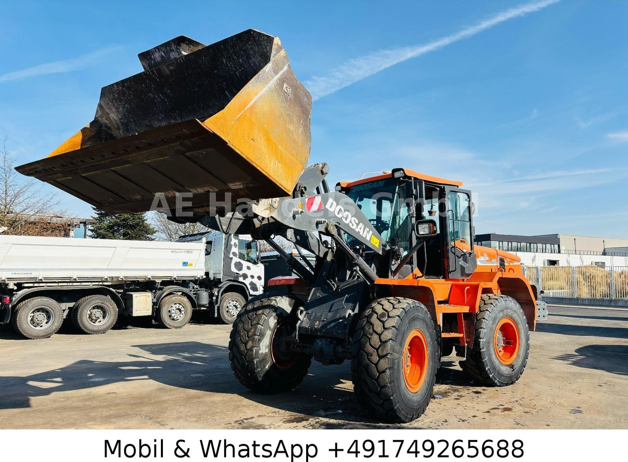 Doosan DL220-5 *Schnellwechsler/Kamera/Schaufel/Gabel - Cargadora de ruedas: foto 2 Doosan DL220-5 *Schnellwechsler/Kamera/Schaufel/Gabel - Cargadora de ruedas: foto 2