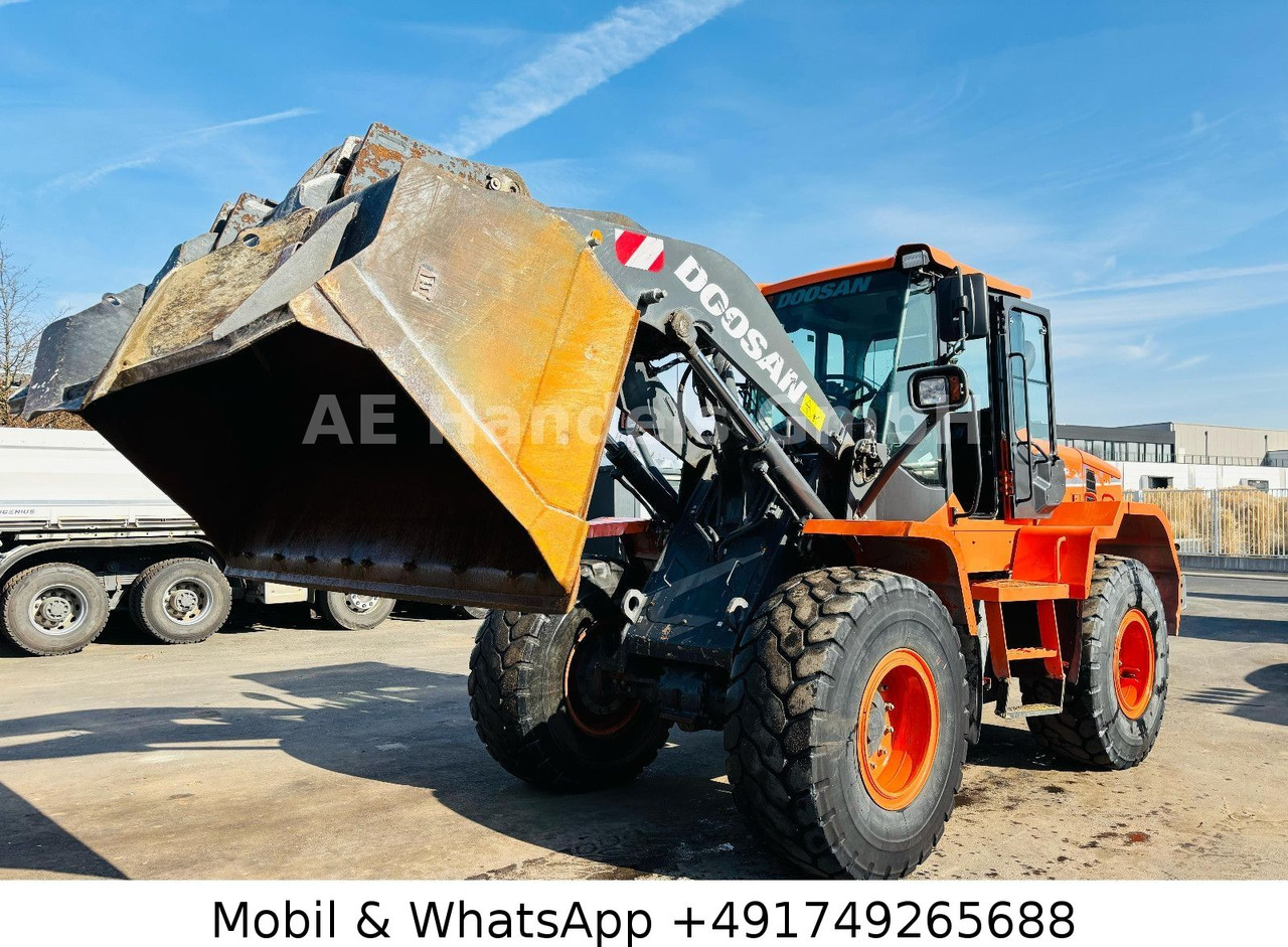 Doosan DL220-5 *Schnellwechsler/Kamera/Schaufel/Gabel - Cargadora de ruedas: foto 1 Doosan DL220-5 *Schnellwechsler/Kamera/Schaufel/Gabel - Cargadora de ruedas: foto 1