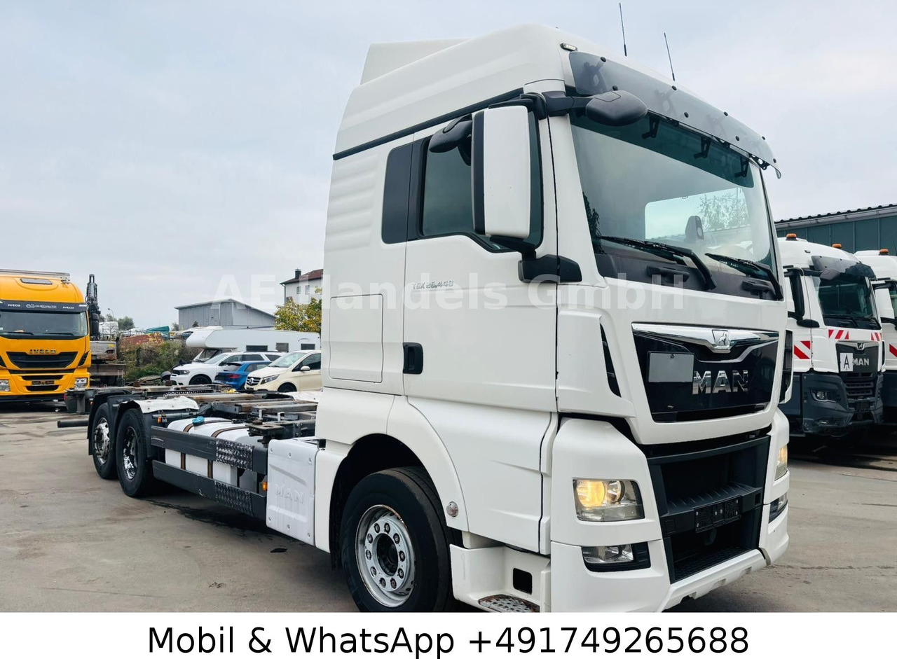 MAN TGX 26.440 BDF XLX LL 6x2 *Retarder/ACC/Lift/AHK - Camión portacontenedore/ Intercambiable: foto 1 MAN TGX 26.440 BDF XLX LL 6x2 *Retarder/ACC/Lift/AHK - Camión portacontenedore/ Intercambiable: foto 1
