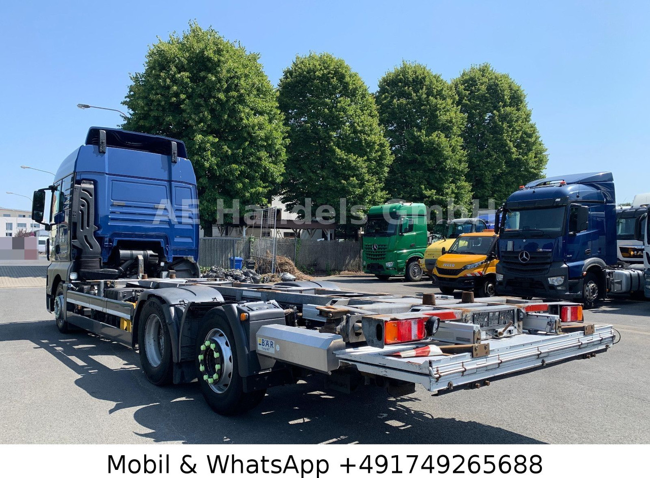MAN TGX 26.440 XLX LL 6x2 *Retarder/LDW/LBW/3.Lenk - Camión portacontenedore/ Intercambiable: foto 3 MAN TGX 26.440 XLX LL 6x2 *Retarder/LDW/LBW/3.Lenk - Camión portacontenedore/ Intercambiable: foto 3