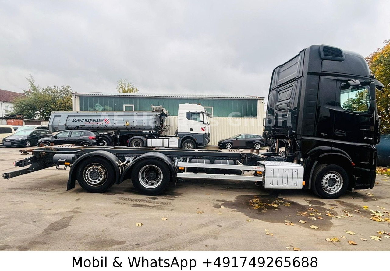 Mercedes-Benz Actros 2542 GigaSpace LL BDF*Retarder/Multi/Lift - Camión portacontenedore/ Intercambiable: foto 2 Mercedes-Benz Actros 2542 GigaSpace LL BDF*Retarder/Multi/Lift - Camión portacontenedore/ Intercambiable: foto 2