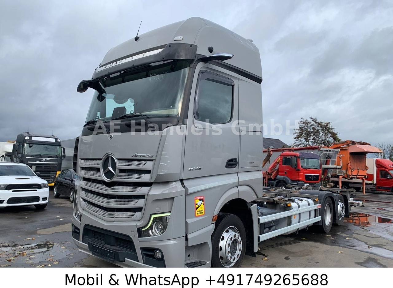 Mercedes-Benz Actros V 2545 GigaSpace BDF LL*Retarder/LBW/L+L - Camión portacontenedore/ Intercambiable: foto 1 Mercedes-Benz Actros V 2545 GigaSpace BDF LL*Retarder/LBW/L+L - Camión portacontenedore/ Intercambiable: foto 1
