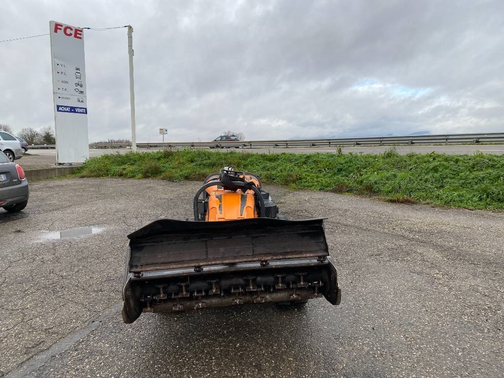 Energreen ENERGREEN ROBOGREEN EVO + HEAD 130 1er Main - Tractor municipal: foto 2 Energreen ENERGREEN ROBOGREEN EVO + HEAD 130 1er Main - Tractor municipal: foto 2