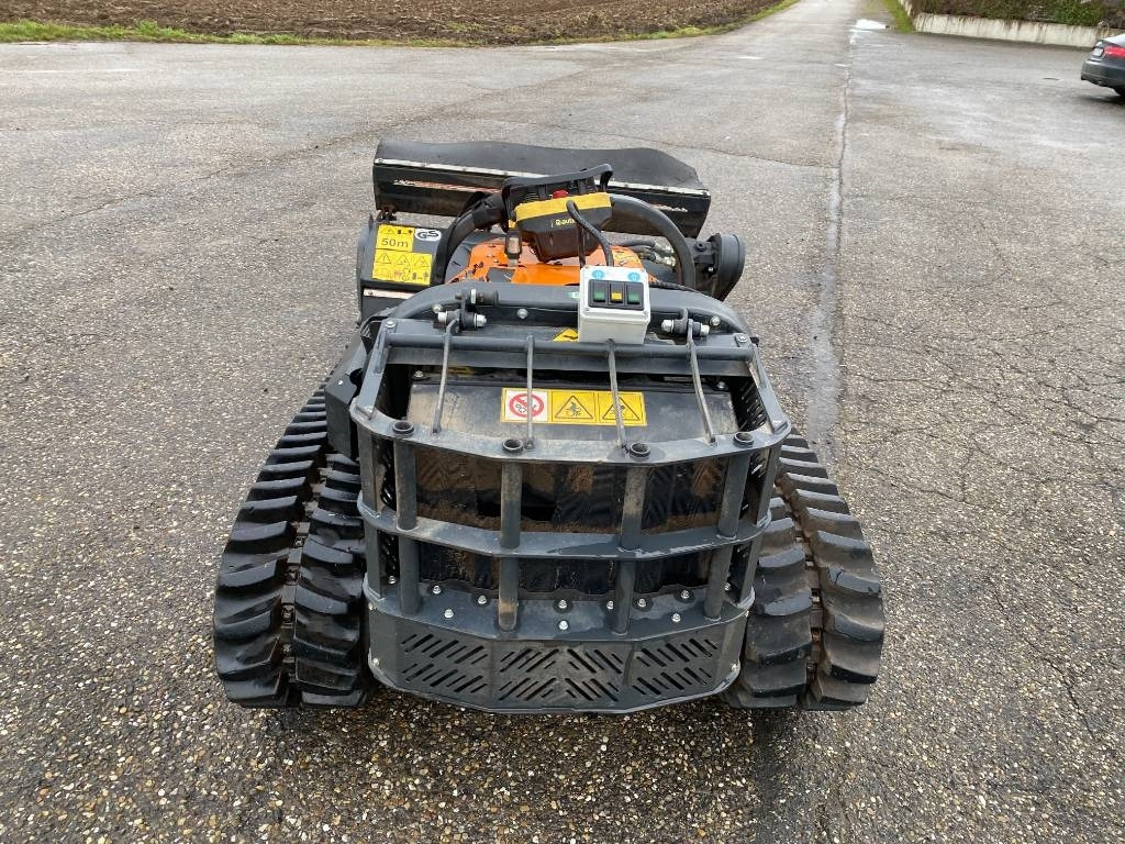 Energreen ENERGREEN ROBOGREEN EVO + HEAD 130 1er Main - Tractor municipal: foto 5 Energreen ENERGREEN ROBOGREEN EVO + HEAD 130 1er Main - Tractor municipal: foto 5