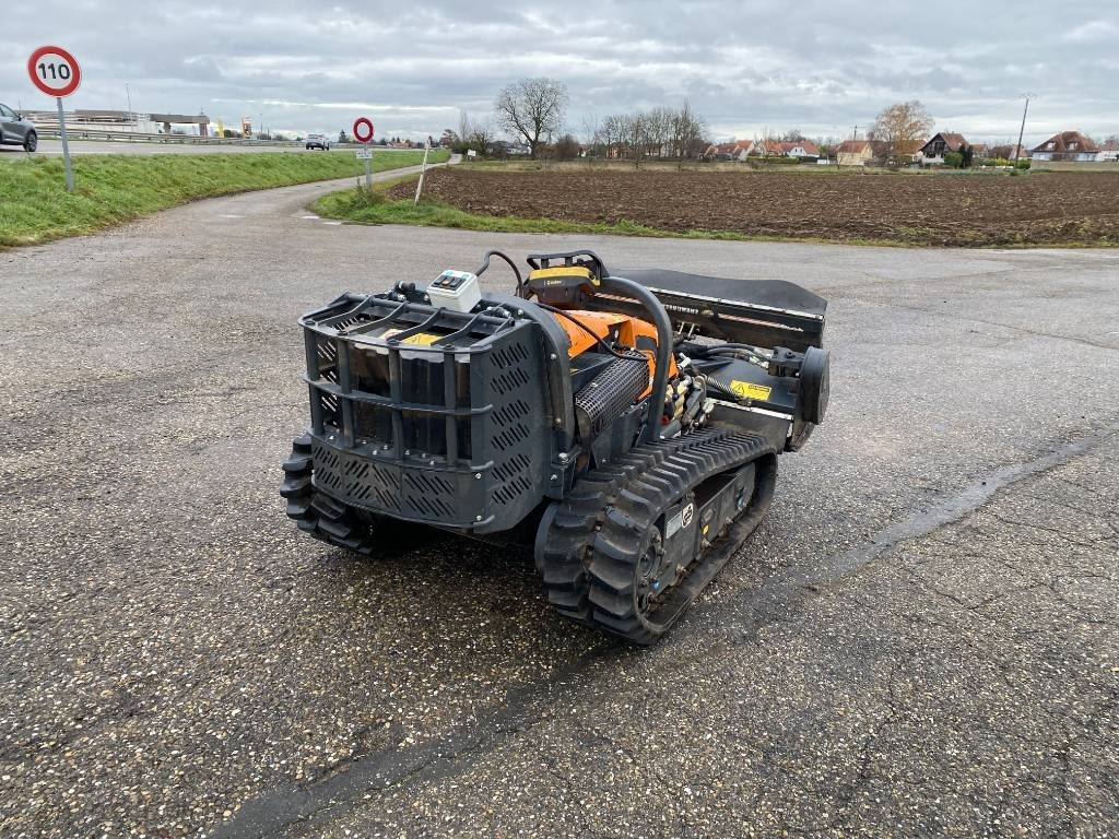 Energreen ENERGREEN ROBOGREEN EVO + HEAD 130 1er Main - Tractor municipal: foto 4 Energreen ENERGREEN ROBOGREEN EVO + HEAD 130 1er Main - Tractor municipal: foto 4
