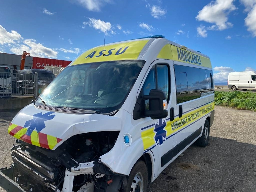 Furgoneta caja cerrada Fiat LES DAUPHINS/DUCATO TORINO 2.3M-Jet 160 endommagée: foto 40