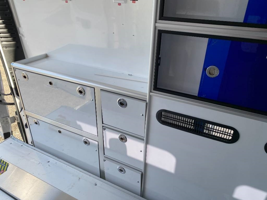 Furgoneta caja cerrada Fiat LES DAUPHINS/DUCATO TORINO 2.3M-Jet 160 endommagée: foto 26