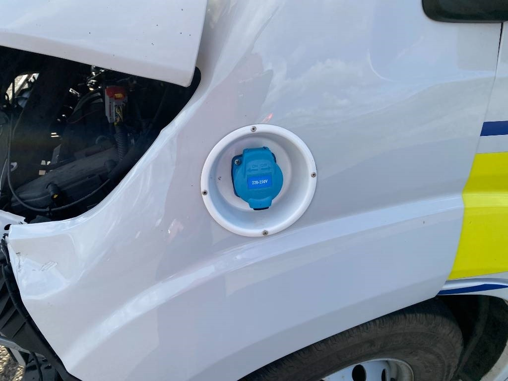 Furgoneta caja cerrada Fiat LES DAUPHINS/DUCATO TORINO 2.3M-Jet 160 endommagée: foto 42