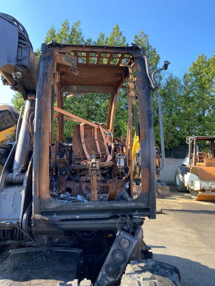Excavadora de ruedas Mecalac 7 MWR Origine Française endommagée: foto 16