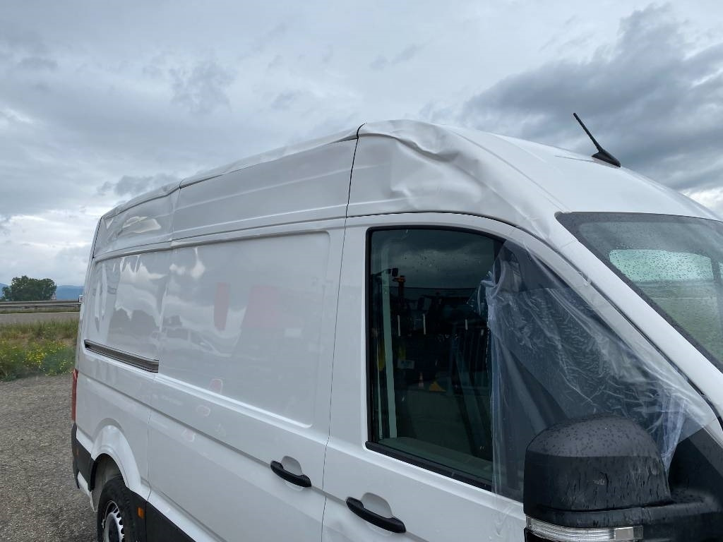 Furgoneta caja cerrada Volkswagen CRAFTER 2.0 TDI 140 L2H3 / 1er Main endommagée: foto 50