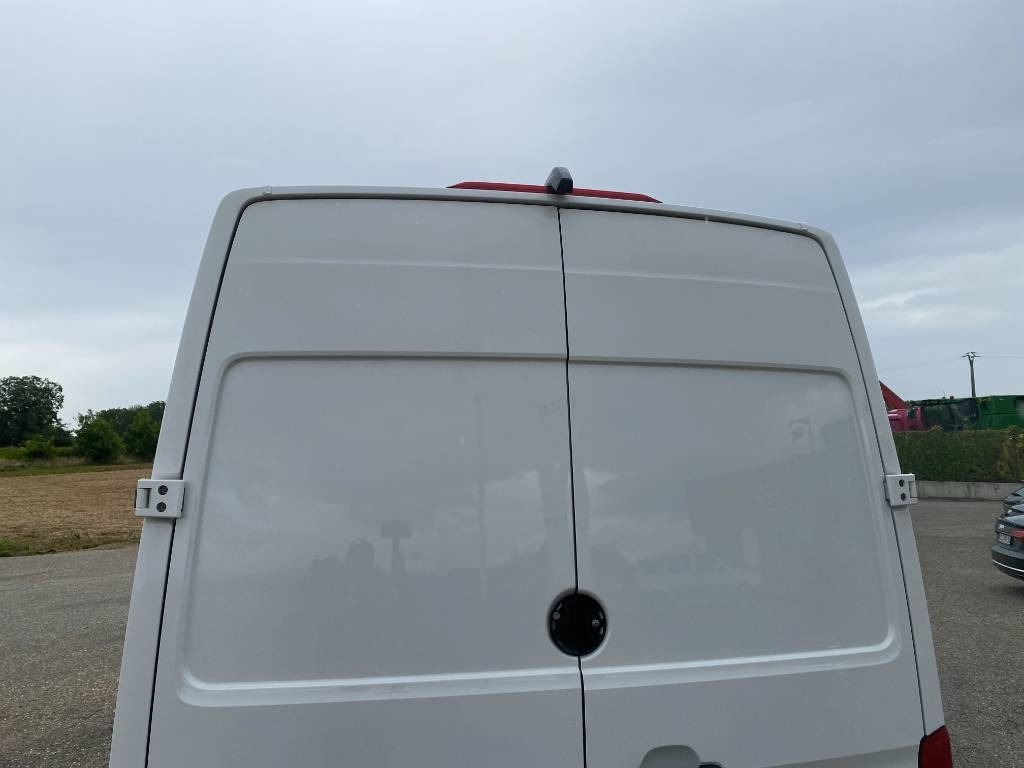 Furgoneta caja cerrada Volkswagen CRAFTER 2.0 TDI 140 L2H3 / 1er Main endommagée: foto 42