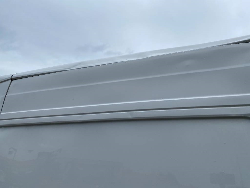 Furgoneta caja cerrada Volkswagen CRAFTER 2.0 TDI 140 L2H3 / 1er Main endommagée: foto 11