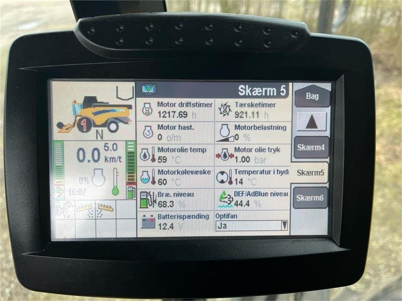 Cosechadora de granos New Holland CX 6090 4wd: foto 10 Cosechadora de granos New Holland CX 6090 4wd: foto 10