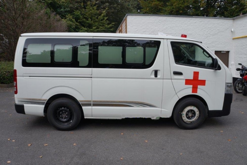 Toyota Hiace STANDARD ROOF ambulance 2.5L Diesel Manual - Minibús, Furgoneta de pasajeros: foto 3 Toyota Hiace STANDARD ROOF ambulance 2.5L Diesel Manual - Minibús, Furgoneta de pasajeros: foto 3