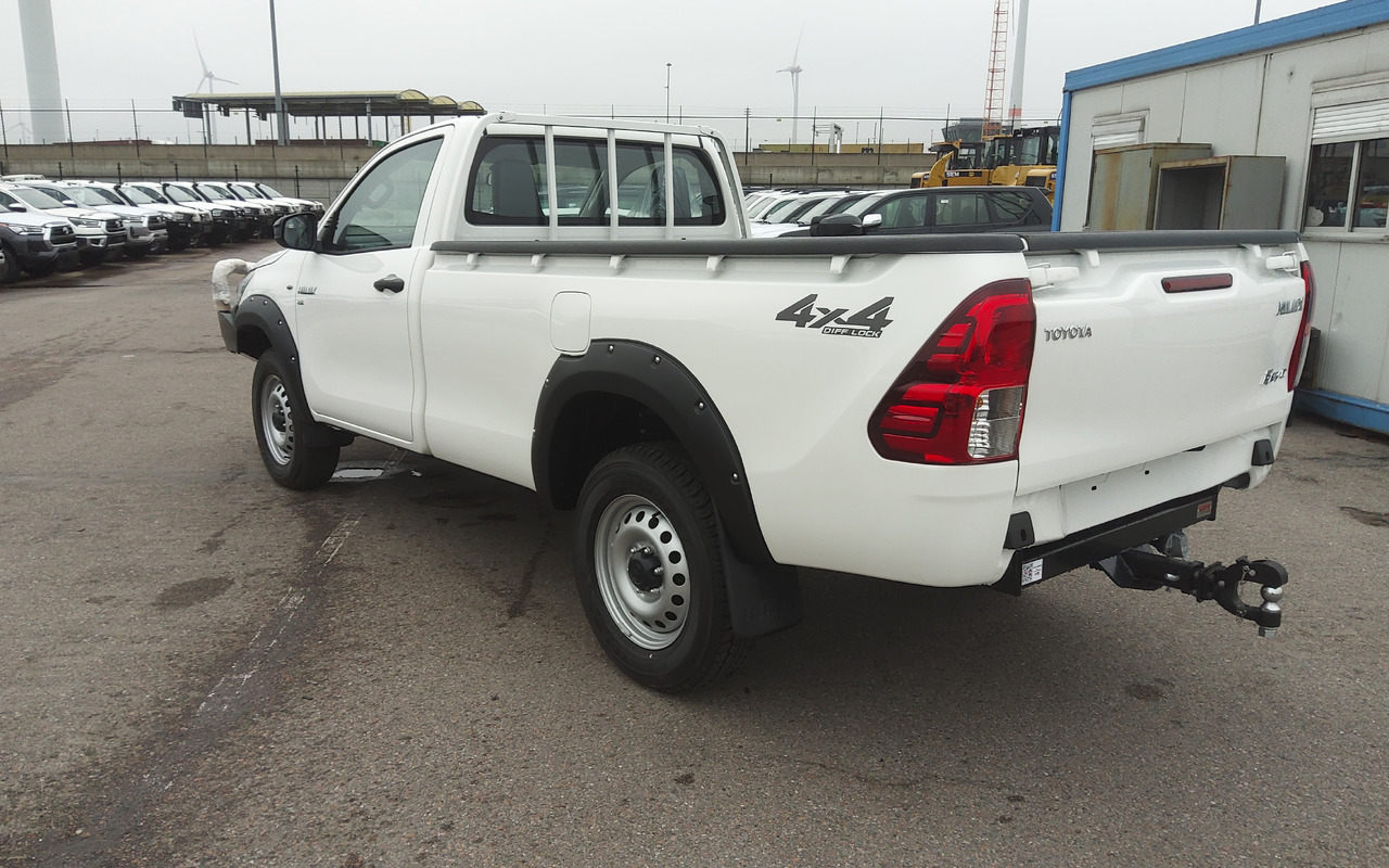 Toyota Hilux / Revo RHD Pick-up single Cab 2.8L Diesel Manual - Pick-up: foto 4 Toyota Hilux / Revo RHD Pick-up single Cab 2.8L Diesel Manual - Pick-up: foto 4