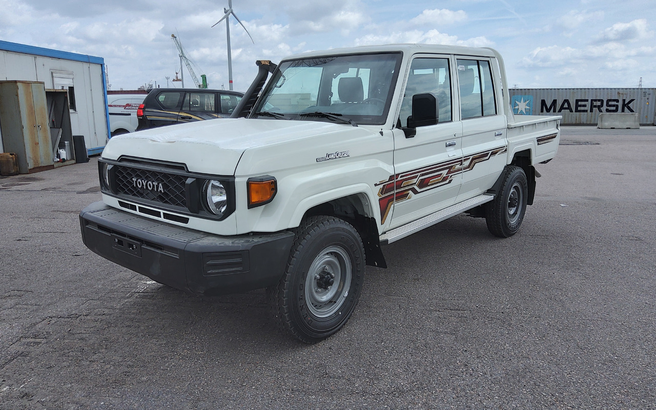 Toyota Toyota Land cruiser 79 grj double cabin 4.0L Petrol Manual 5 SEATS/PLACES - Pick-up: foto 1 Toyota Toyota Land cruiser 79 grj double cabin 4.0L Petrol Manual 5 SEATS/PLACES - Pick-up: foto 1