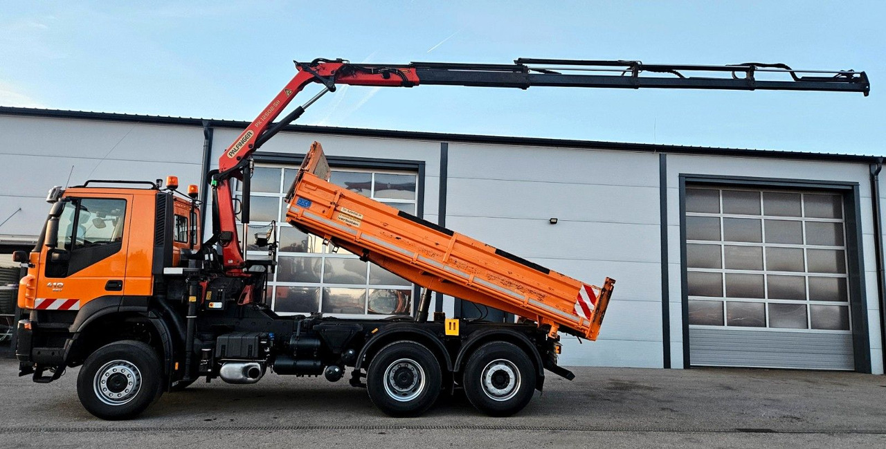 Iveco Trakker 410 6x4-4 EEV Palfinger PK12502 Funk - Camión volquete, Camión grúa: foto 2 Iveco Trakker 410 6x4-4 EEV Palfinger PK12502 Funk - Camión volquete, Camión grúa: foto 2