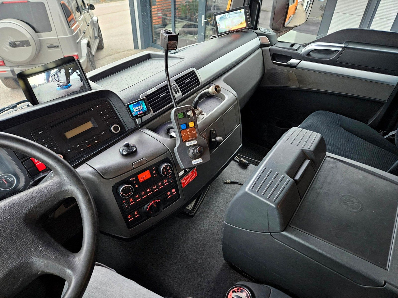 Camión volquete MAN TGS 28.400 6x4-4 BL Winterdienst Schmidt Euro5: foto 9