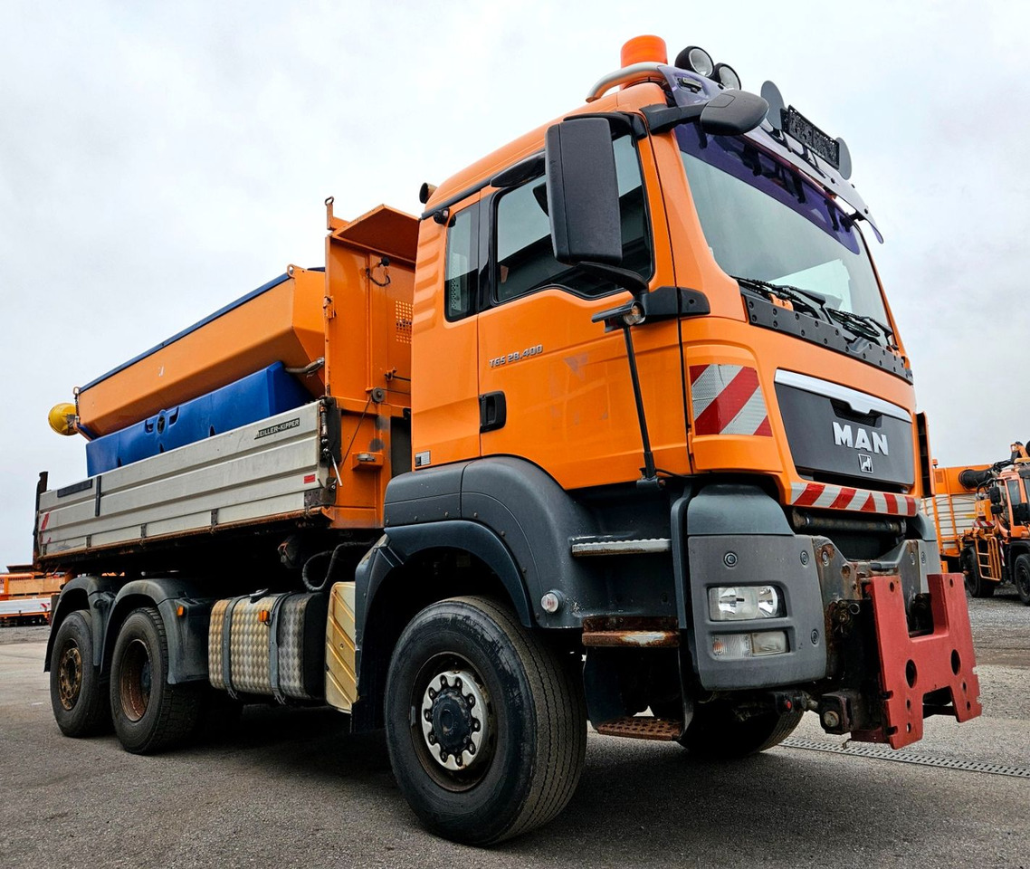 MAN TGS 28.400 6x4-4 BL Winterdienst Schmidt Euro5 - Camión volquete: foto 1 MAN TGS 28.400 6x4-4 BL Winterdienst Schmidt Euro5 - Camión volquete: foto 1