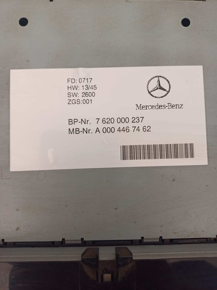 Autoradio Mercedes-Benz Actros MP4 - Sistema eléctrico: foto 2 Autoradio Mercedes-Benz Actros MP4 - Sistema eléctrico: foto 2