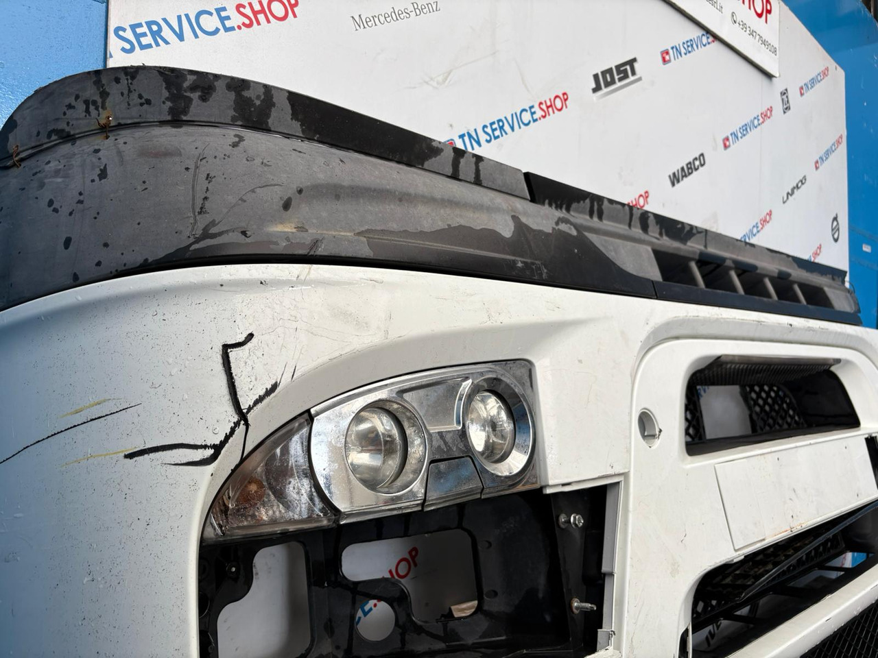 Paraurti Anteriore Iveco 5801258838 - Parachoques para Camión: foto 4 Paraurti Anteriore Iveco 5801258838 - Parachoques para Camión: foto 4