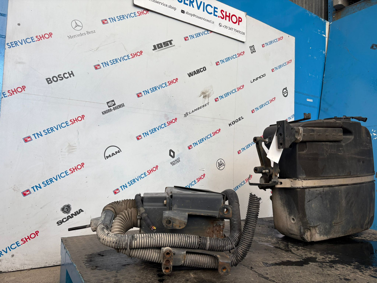 Serbatoio Adblue Iveco - Depósito de AdBlue para Furgoneta: foto 3 Serbatoio Adblue Iveco - Depósito de AdBlue para Furgoneta: foto 3