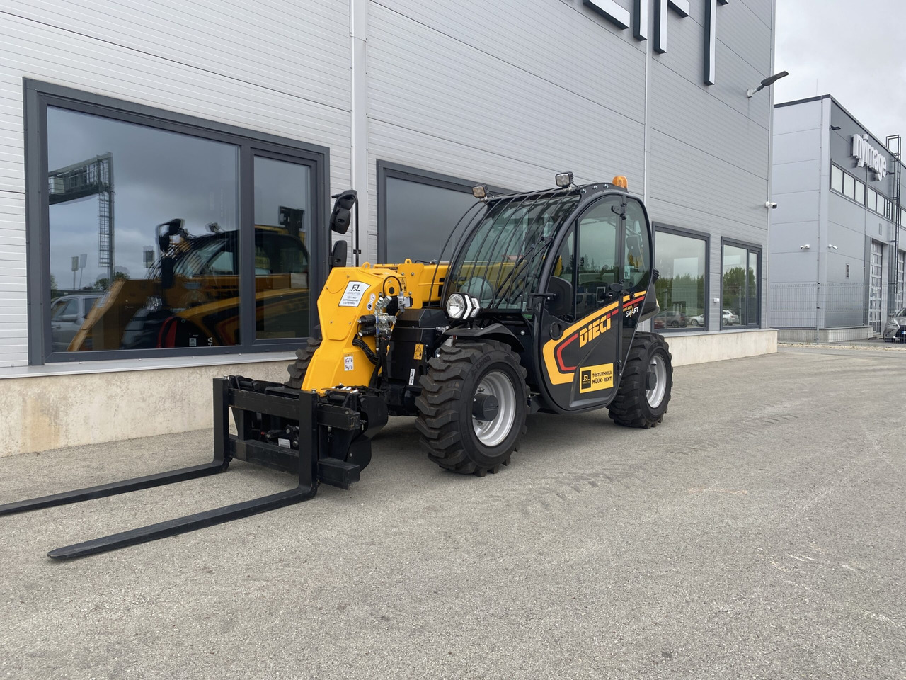 Dieci Mini Agri 20.4 SMART 37 kW - Manipulador telescópico: foto 1 Dieci Mini Agri 20.4 SMART 37 kW - Manipulador telescópico: foto 1